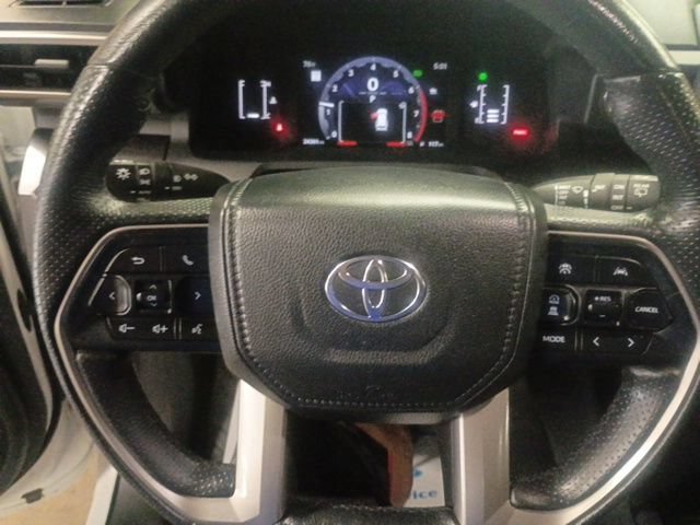 Used 2025 Toyota 4Runner SR5 AWD/4WD image 11