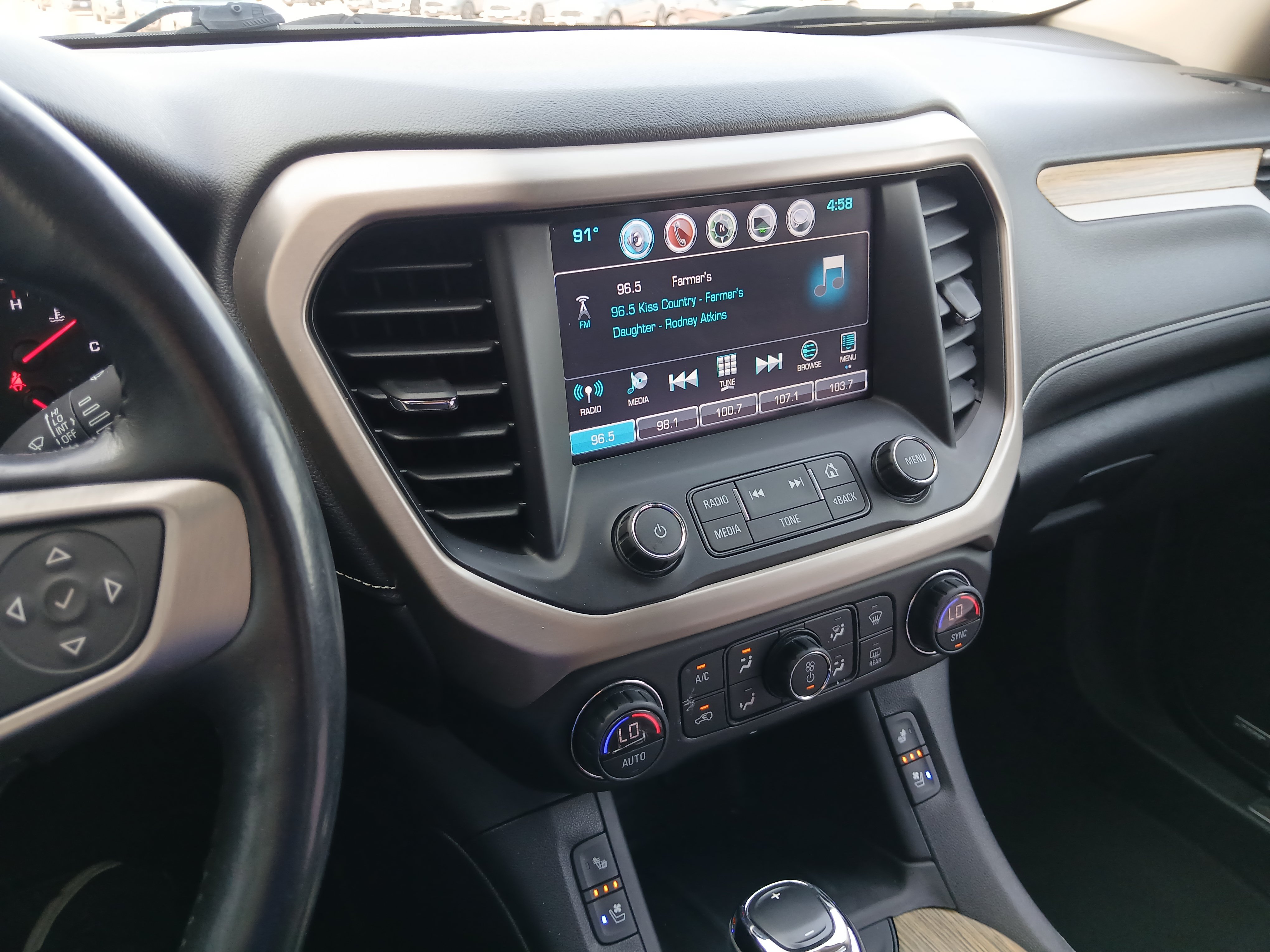 Used 2019 GMC Acadia Denali w/ Technology Package AWD/4WD image 13