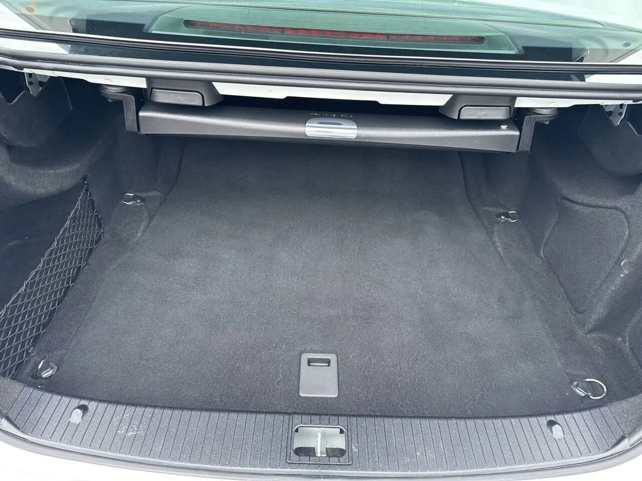 Used 2015 Mercedes-Benz E 400 4MATIC Sedan image 13