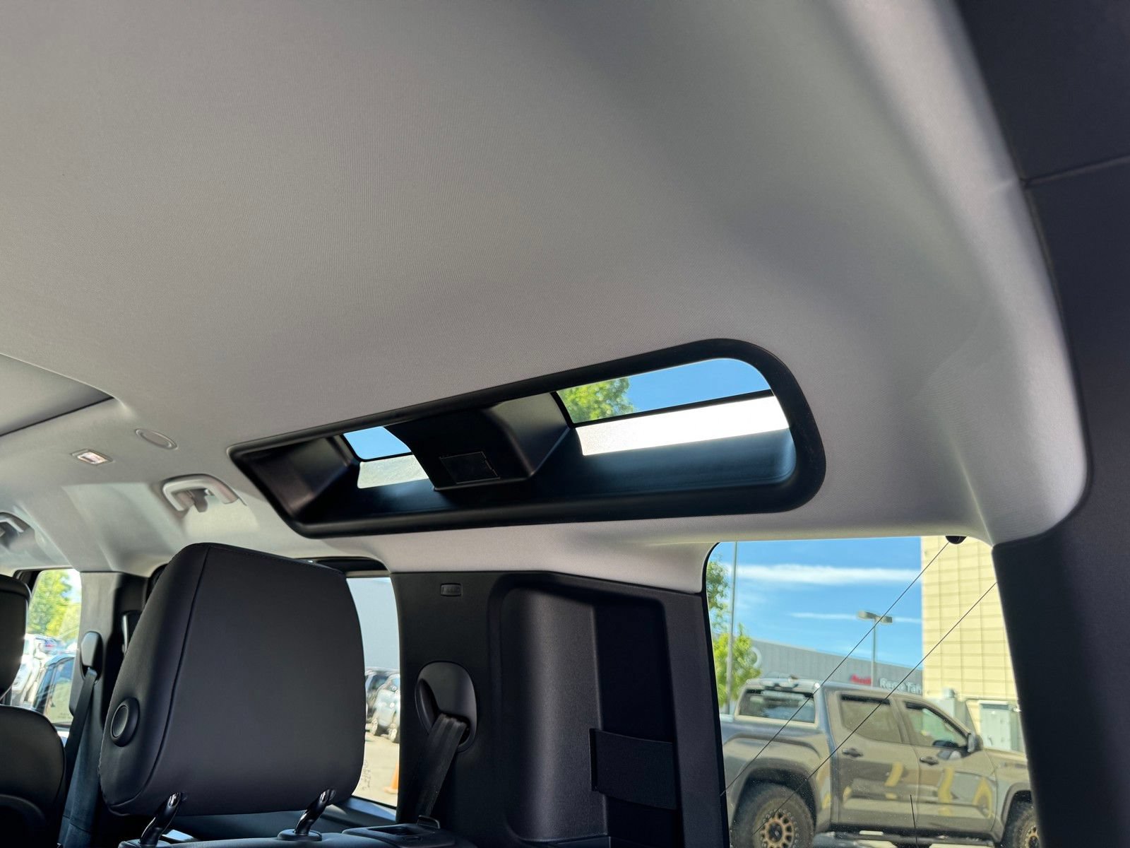 New 2026 Land Rover Defender 110 S AWD/4WD image 13