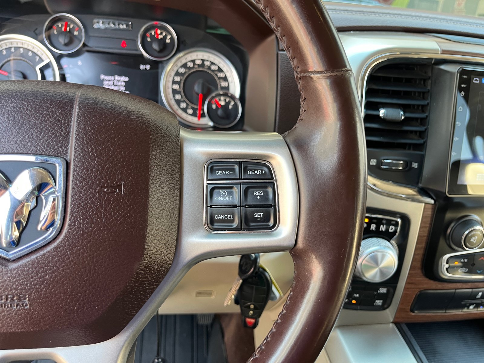 Used 2013 RAM 1500 Laramie w/ Convenience Group AWD/4WD image 18