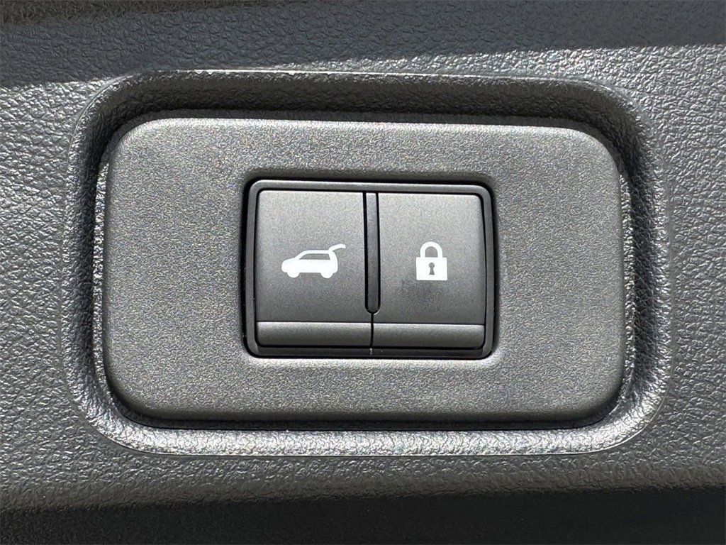 New 2025 Nissan Pathfinder Platinum w/ Black Appearance Package image 10