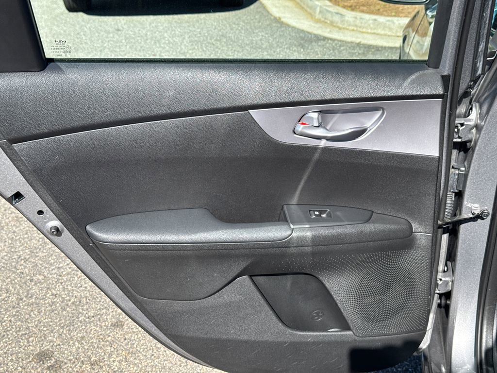 Used 2023 Kia Forte LXS w/ LXS Technology Package FWD image 21
