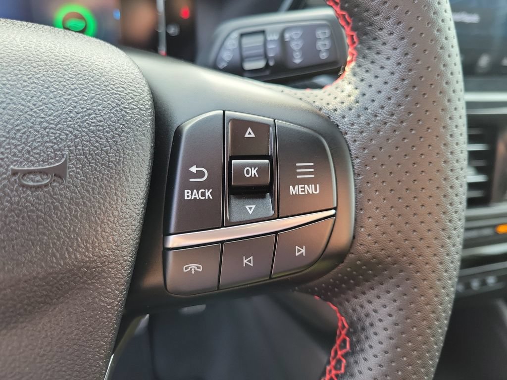 Used 2023 Ford Escape ST-Line AWD/4WD image 25