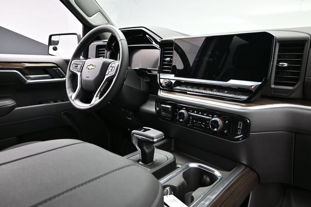 Used 2026 Chevrolet Silverado 1500 LT w/ Protection Package AWD/4WD image 11