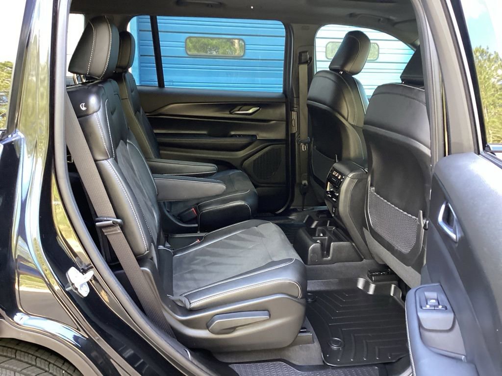 Used 2025 Jeep Grand Cherokee L Altitude image 37