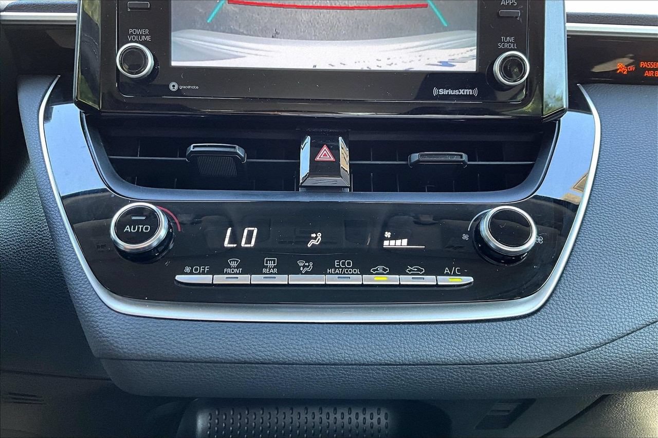 Used 2022 Toyota Corolla LE FWD image 16