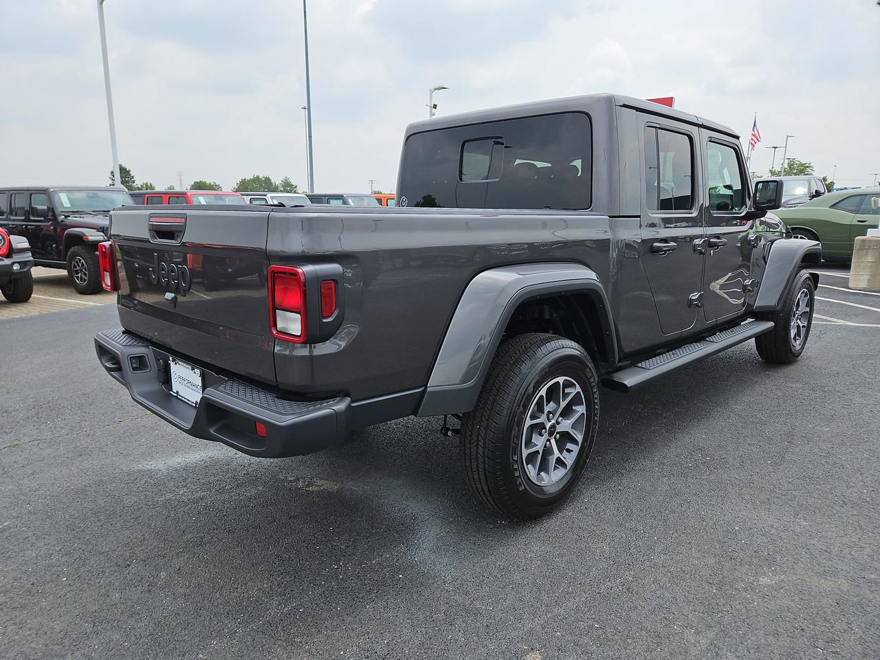 New 2025 Jeep Gladiator Sport image 8