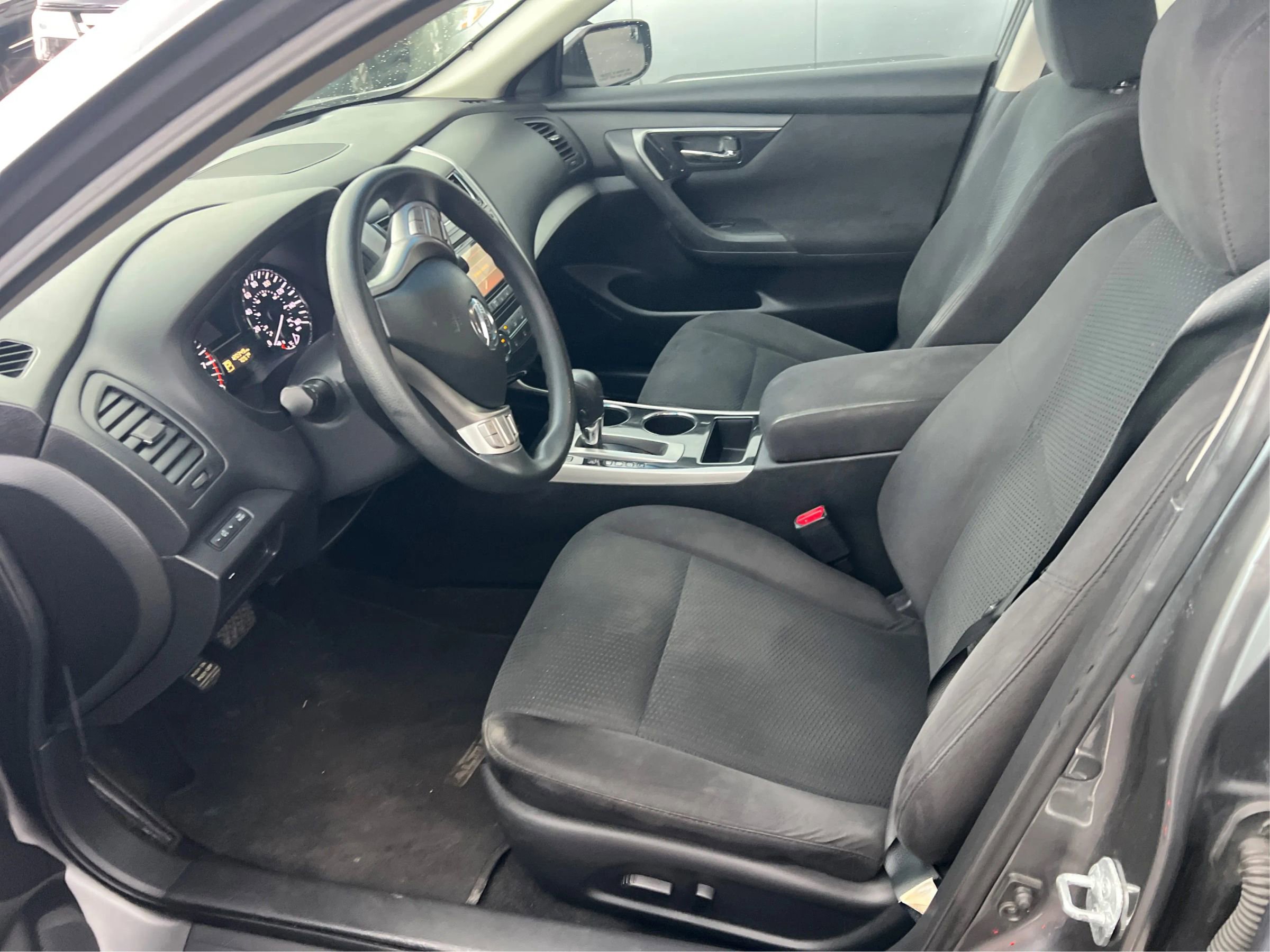 Used 2014 Nissan Altima 2.5 S w/ Sport Value Package FWD image 10