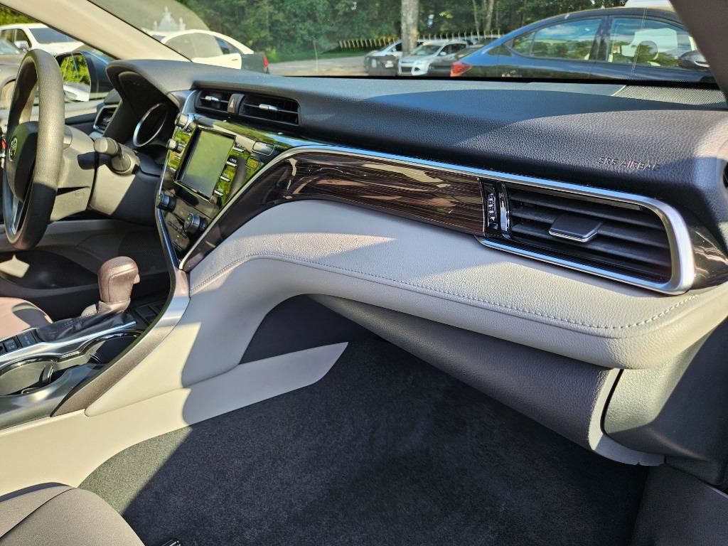 Used 2018 Toyota Camry LE image 38