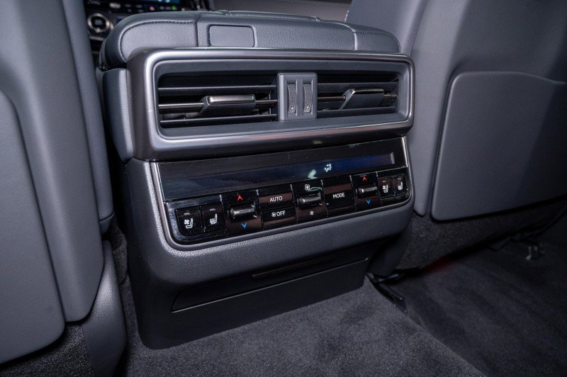 Used 2026 Lexus LX 600 4WD w/ Luxury Package image 24