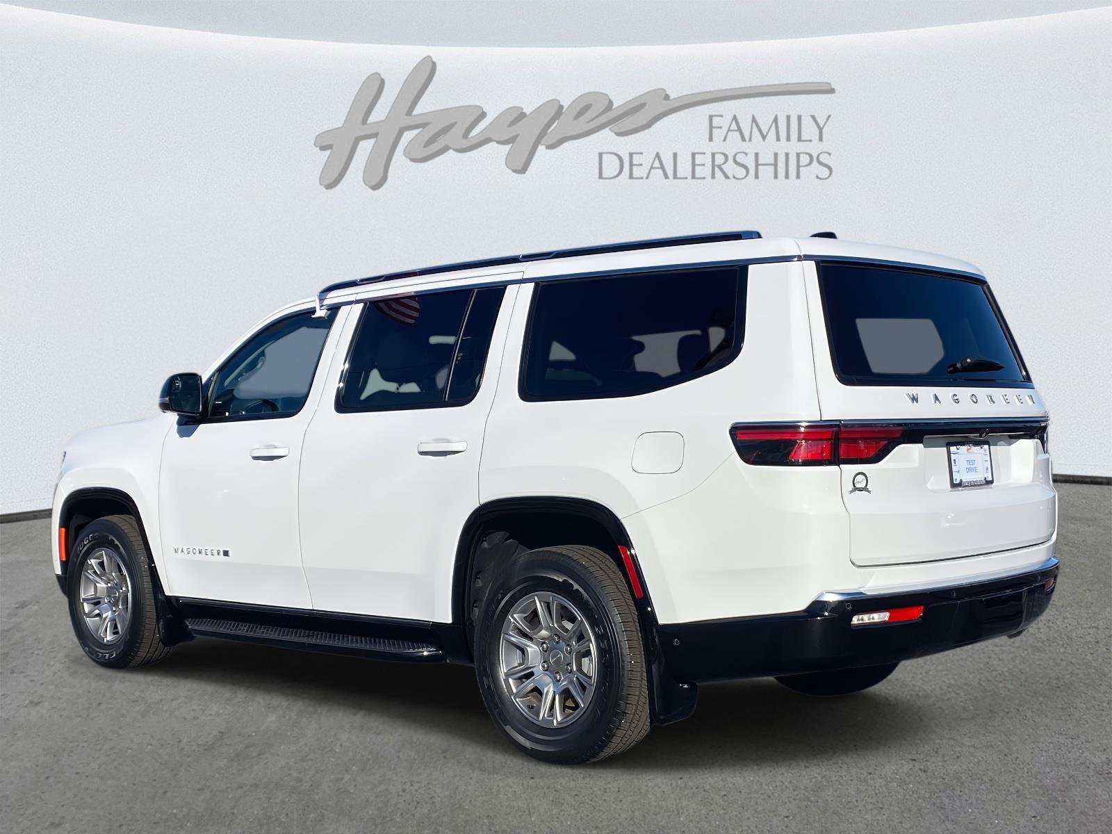 Certified 2024 Jeep Wagoneer 4WD w/ Convenience Group I image 4