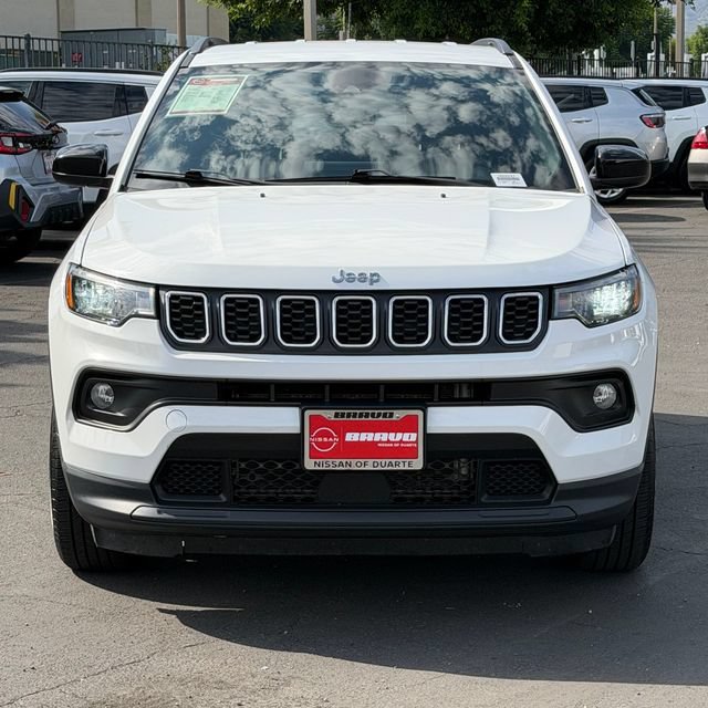Used 2024 Jeep Compass Latitude AWD/4WD image 2