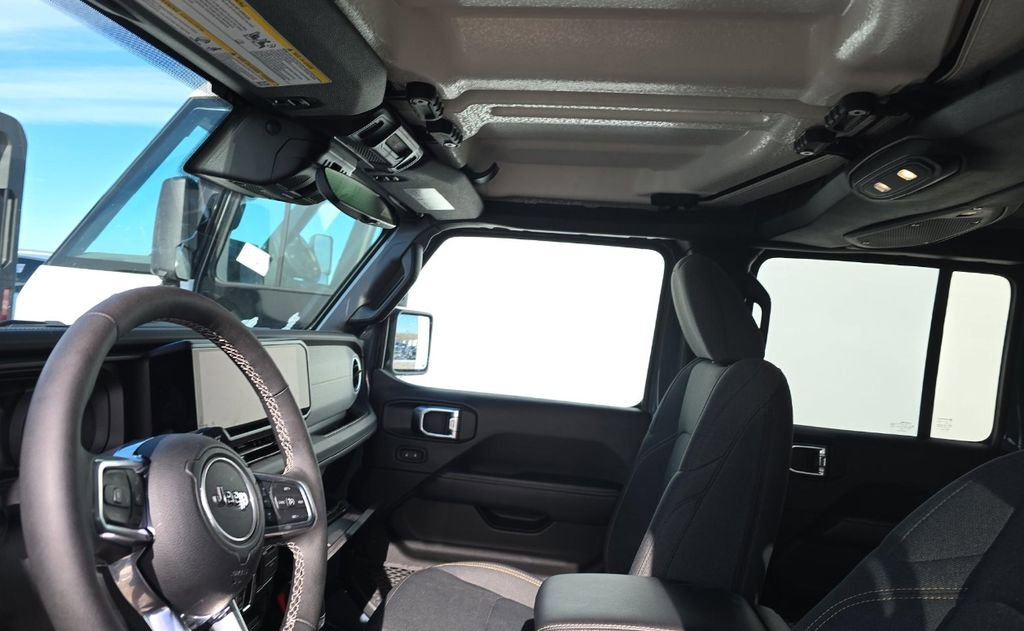 Used 2025 Jeep Wrangler Unlimited Sahara w/ Safety Group image 38