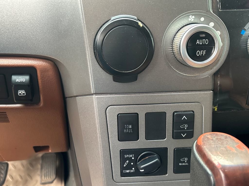 Used 2014 Toyota Sequoia Platinum RWD image 12