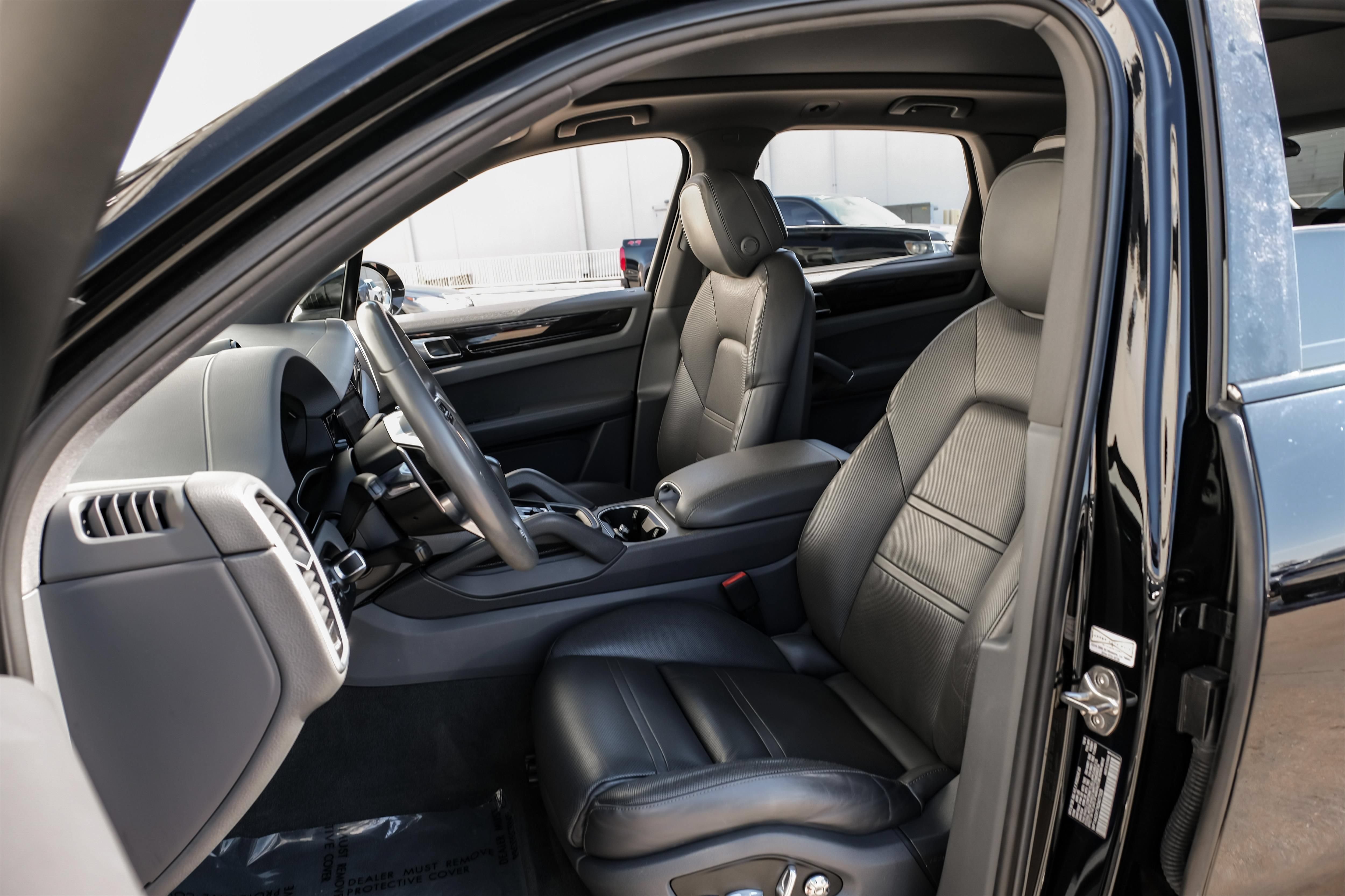 Used 2019 Porsche Cayenne AWD/4WD image 32