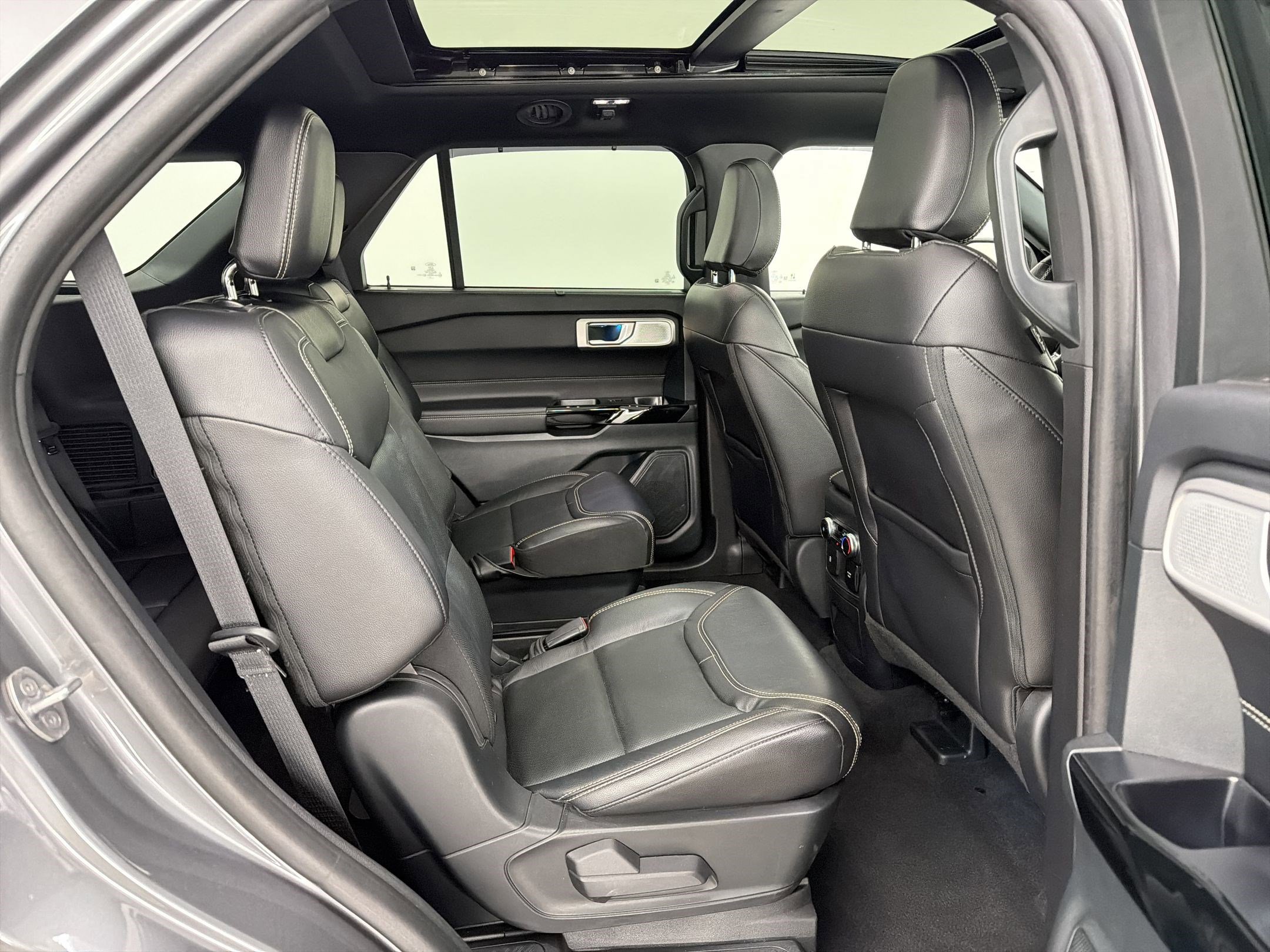 Used 2023 Ford Explorer ST w/ Equipment Group 401A image 25