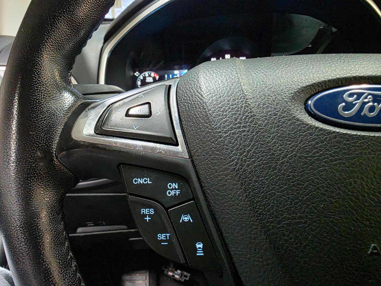 Used 2021 Ford Edge SEL w/ Cargo Accessory Package image 29