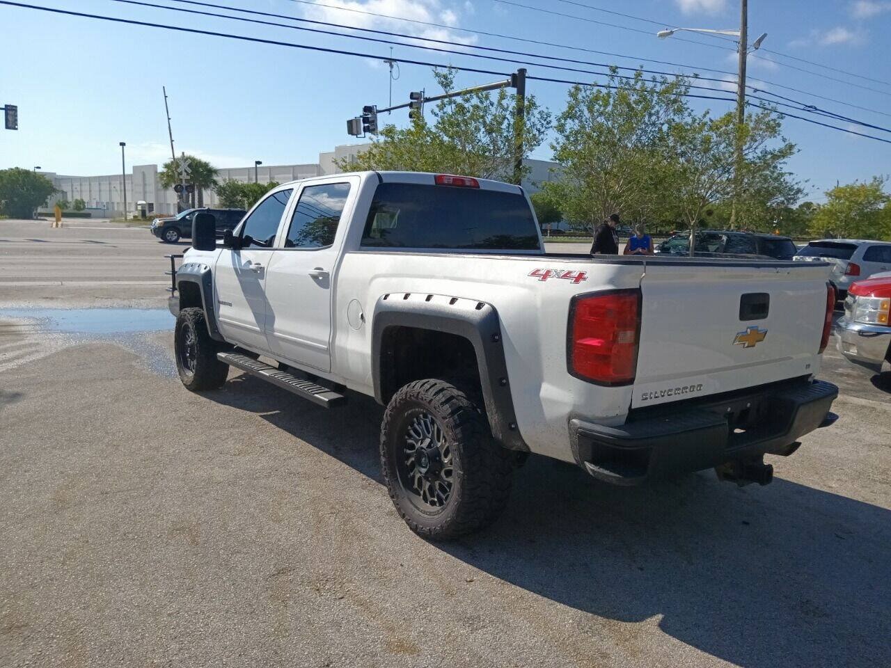 Used 2015 Chevrolet Silverado 2500 LT AWD/4WD image 7