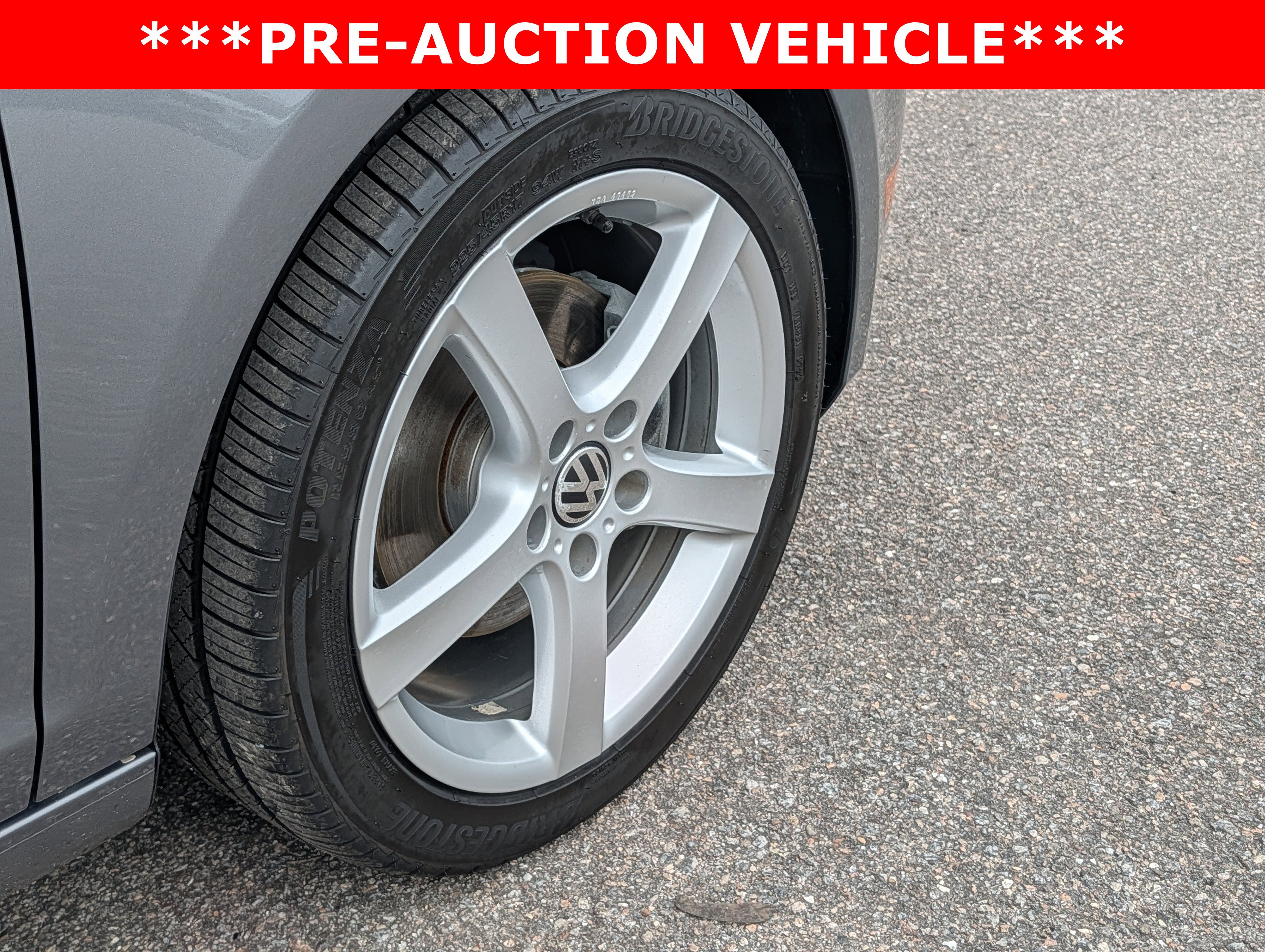 Used 2013 Volkswagen Golf 4-Door FWD image 12