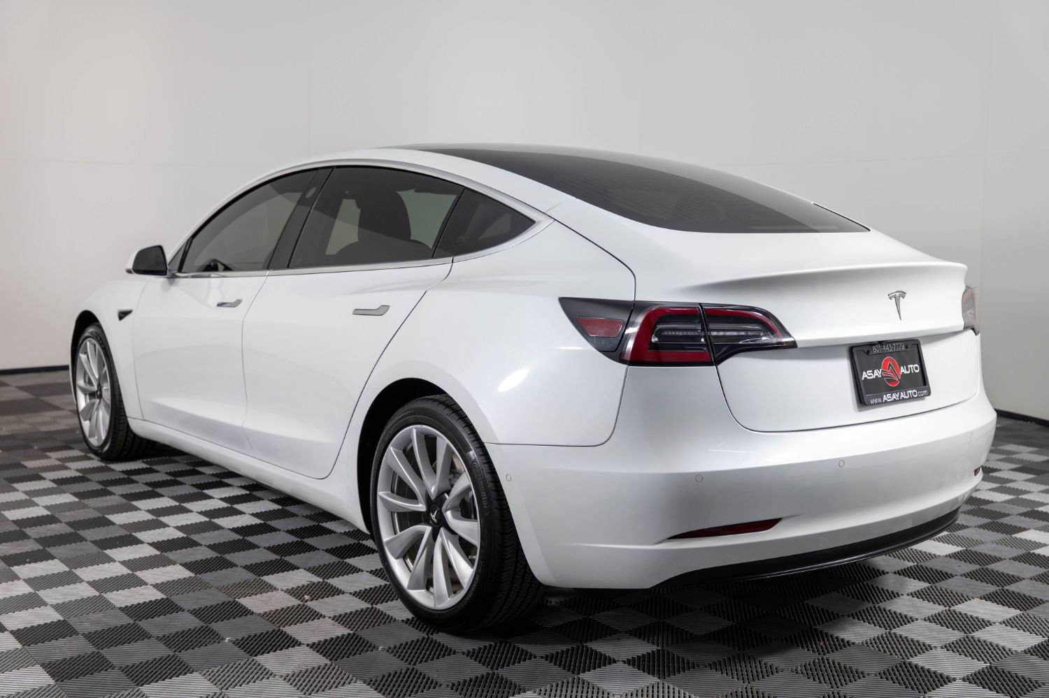 Used 2019 Tesla Model 3 Long Range image 4