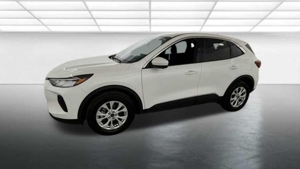 Used 2023 Ford Escape Active w/ Tech Pack #2 AWD/4WD image 4