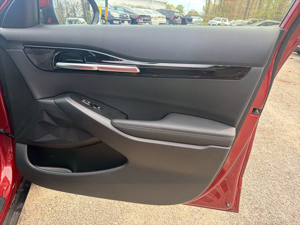 Certified 2025 Kia Seltos S image 30