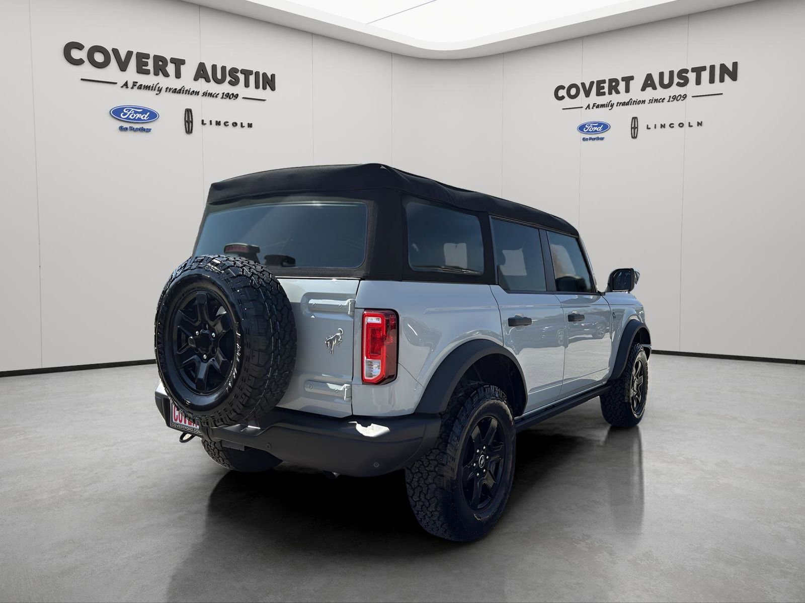 Certified 2024 Ford Bronco Black Diamond image 5