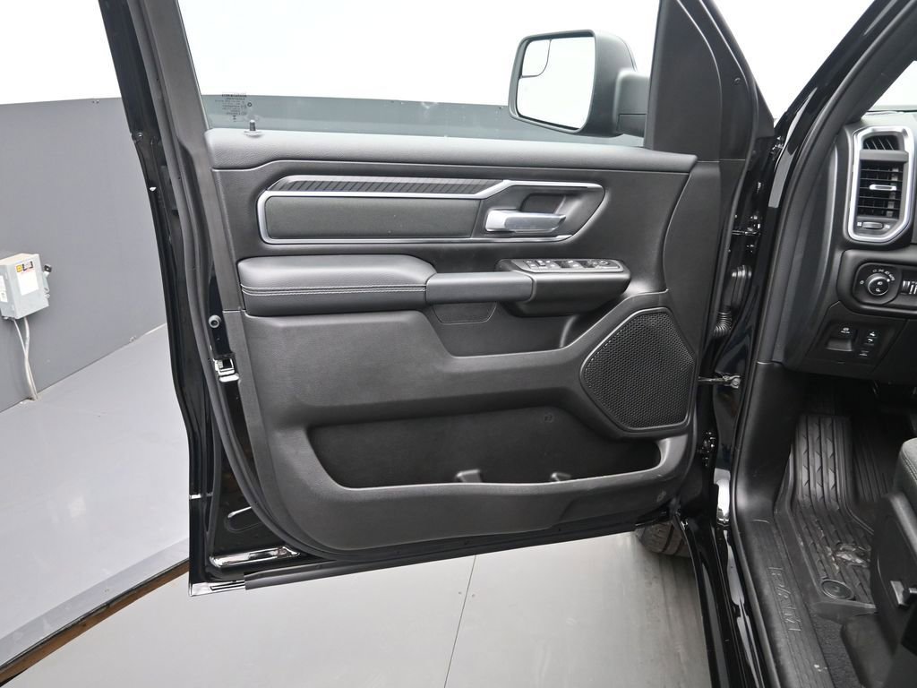 New 2026 RAM 1500 4x4 Crew Cab image 12
