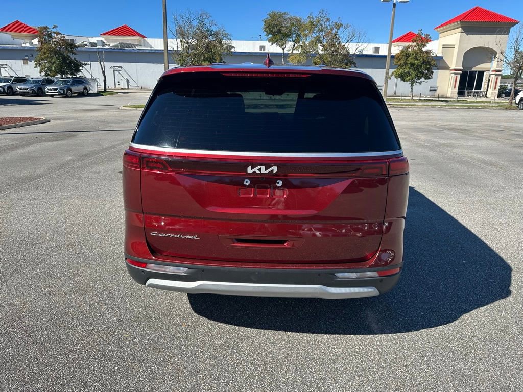 Used 2022 Kia Carnival LX image 6