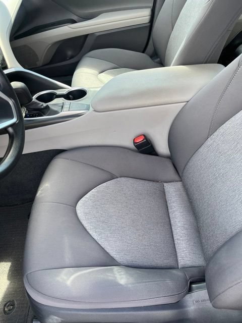 Used 2022 Toyota Camry LE w/ Carpet Mat Package (TMS) FWD image 12