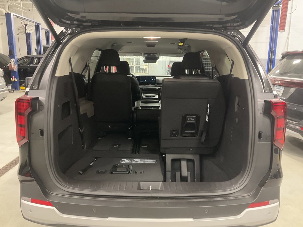 New 2026 Kia Carnival EX image 30