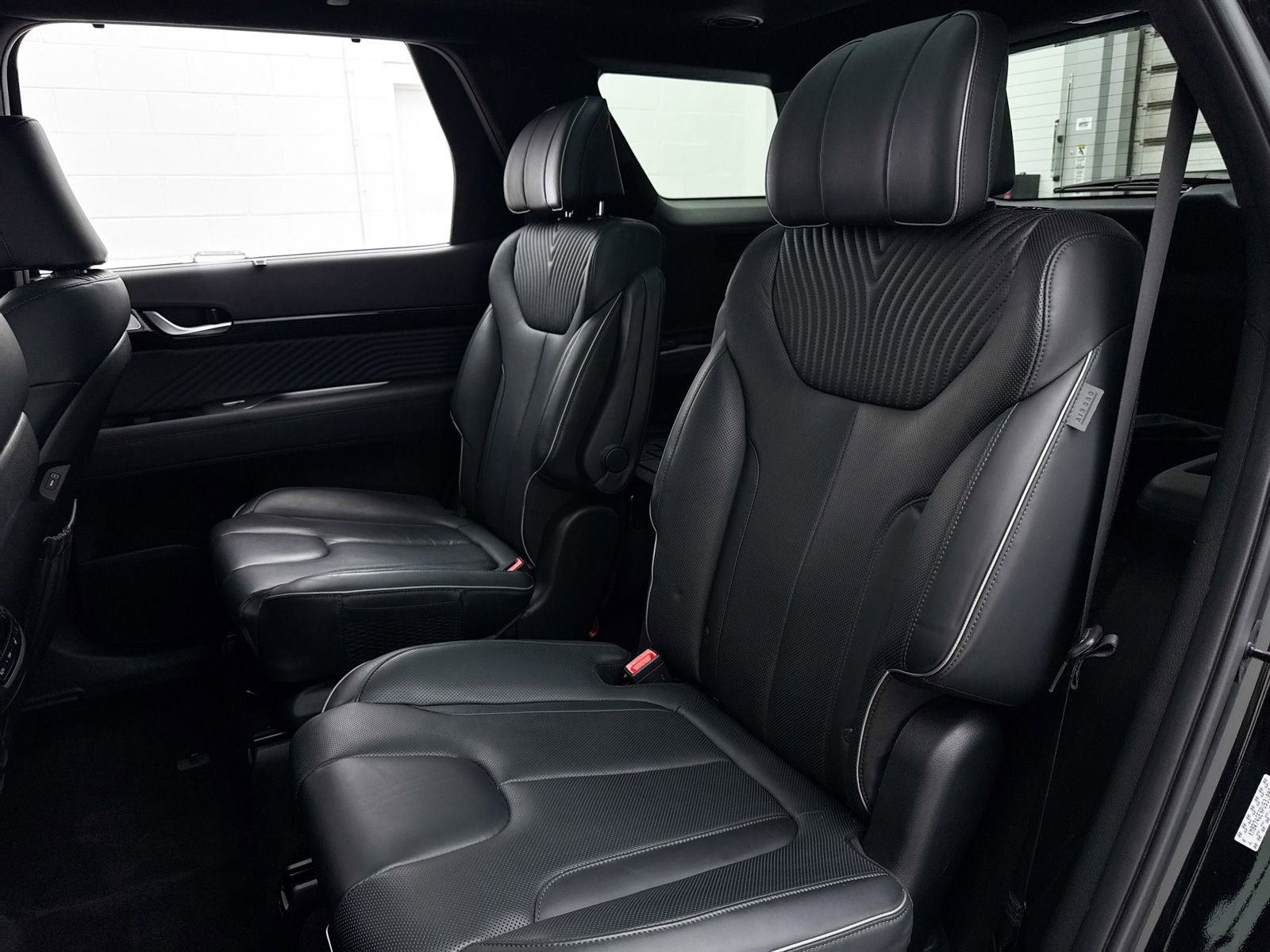 Used 2023 Hyundai Palisade Calligraphy image 33