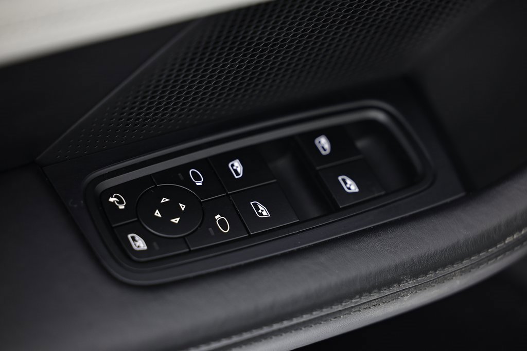 Certified 2024 Porsche Taycan image 19