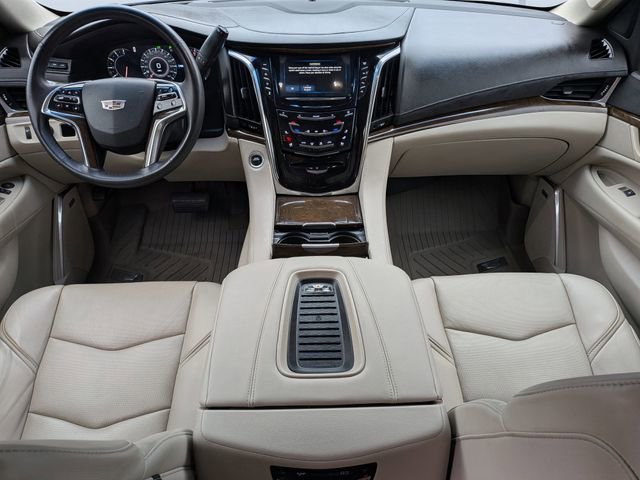 Used 2018 Cadillac Escalade Luxury image 17
