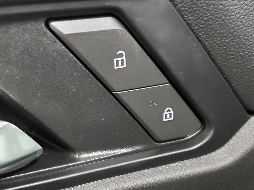 Used 2025 GMC Acadia Elevation image 25