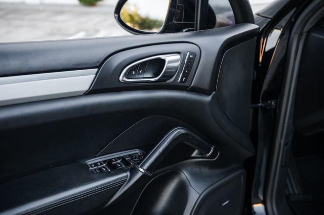 Used 2013 Porsche Cayenne Turbo image 62