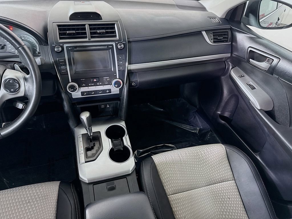 Used 2014 Toyota Camry SE FWD image 24