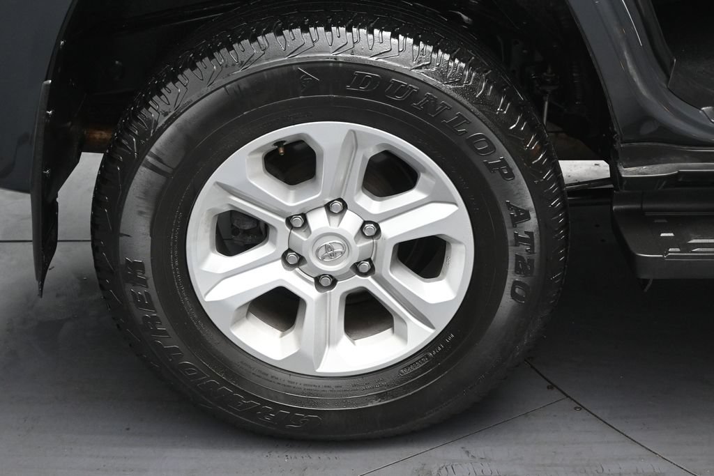 Used 2024 Toyota 4Runner SR5 AWD/4WD image 34