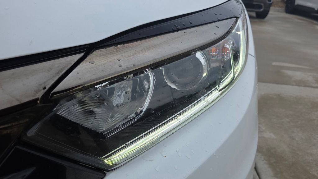 Used 2021 Honda HR-V Sport image 9