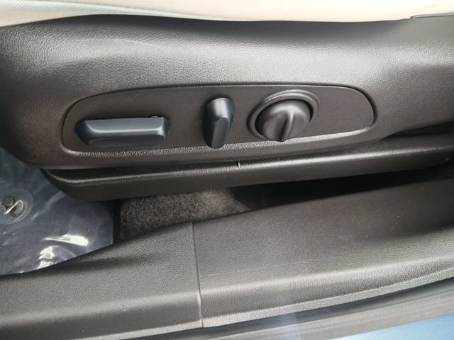 Used 2024 Buick Encore GX Avenir w/ Avenir Technology Package AWD/4WD image 14