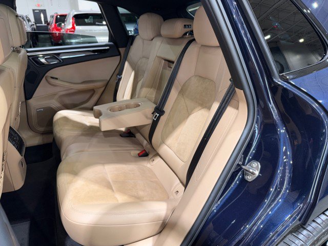 Used 2021 Porsche Macan w/ Premium Package image 59