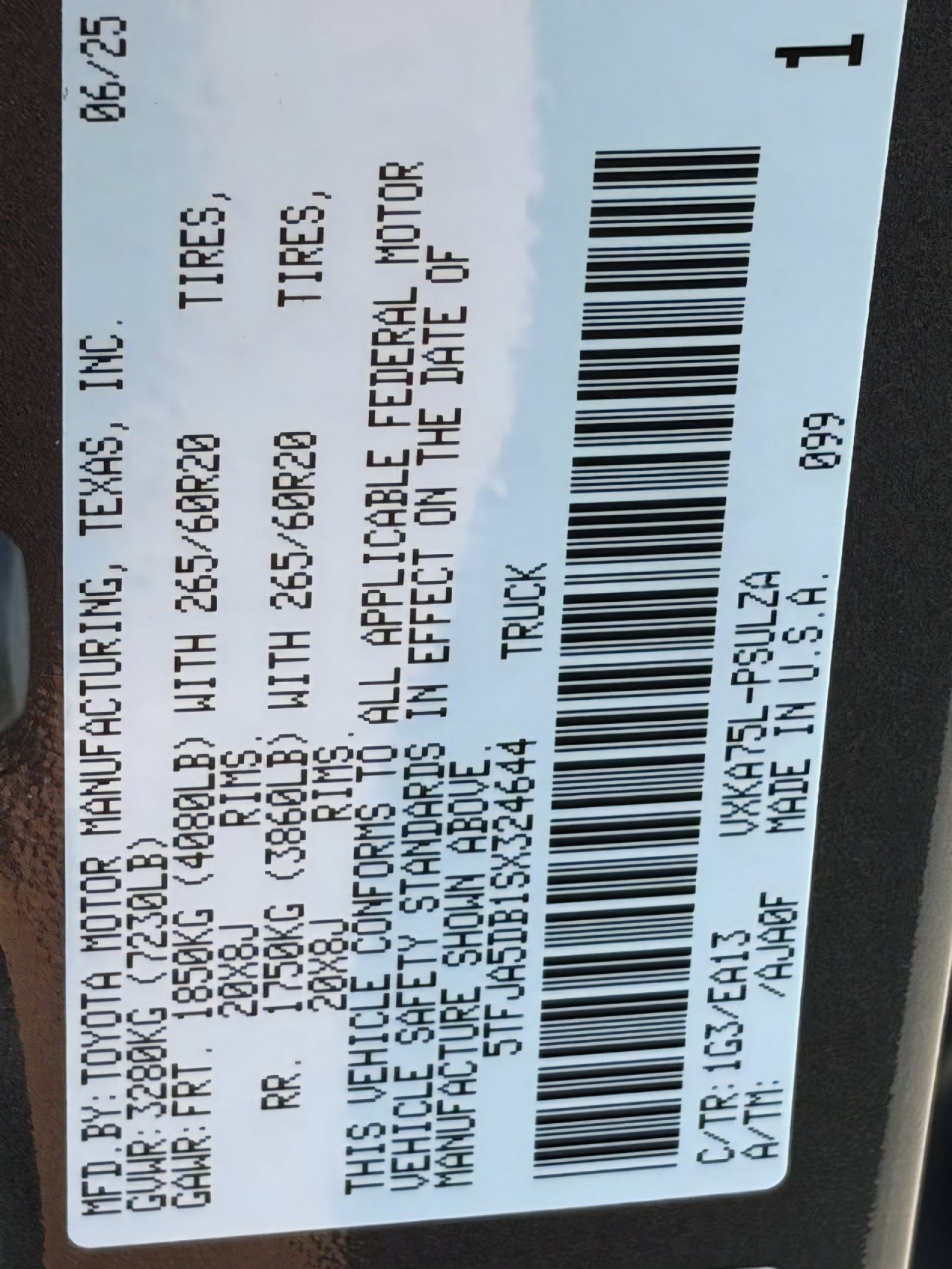 Used 2025 Toyota Tundra Limited AWD/4WD image 36