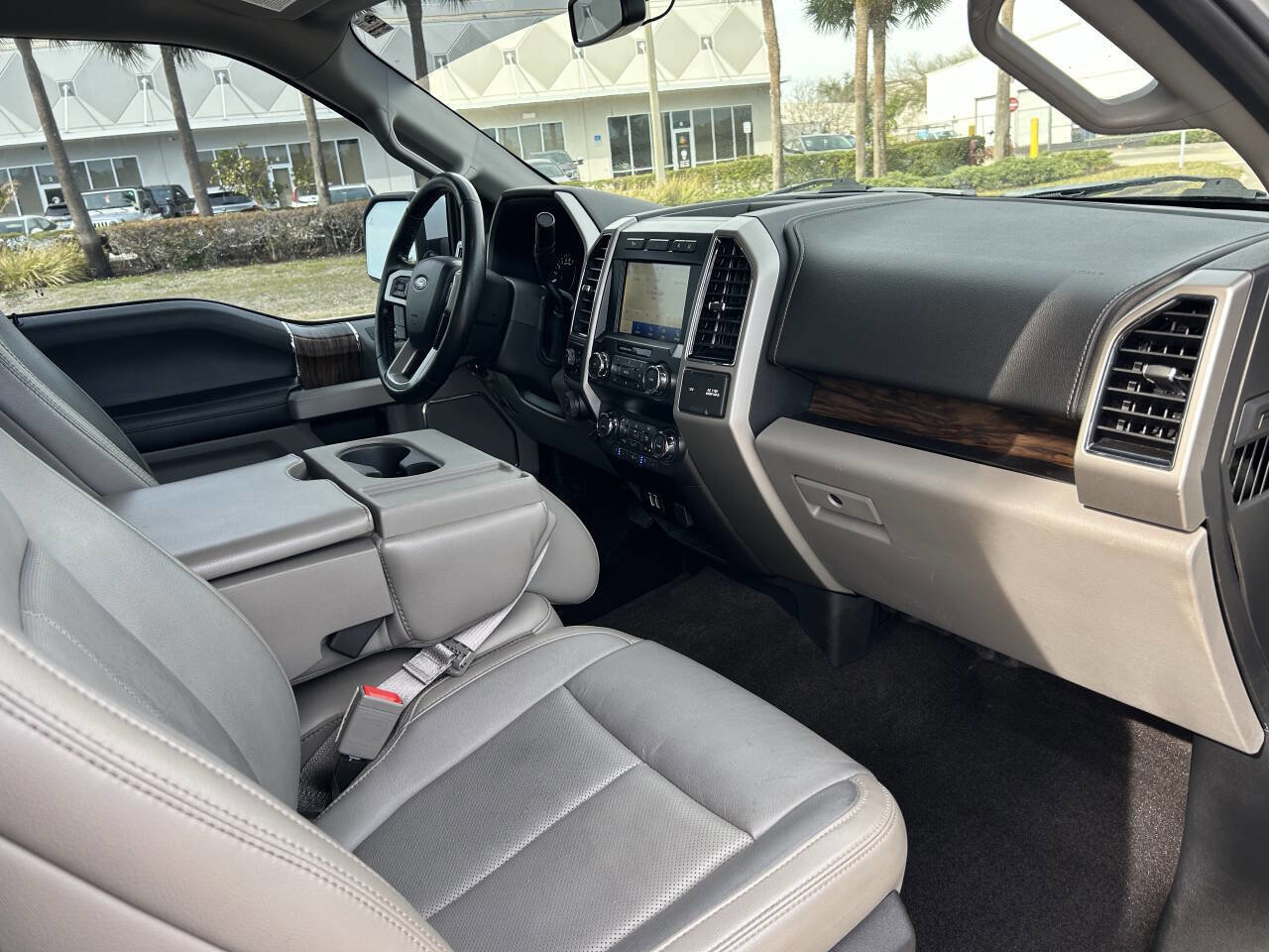 Used 2020 Ford F150 Lariat w/ Equipment Group 501A Mid image 28