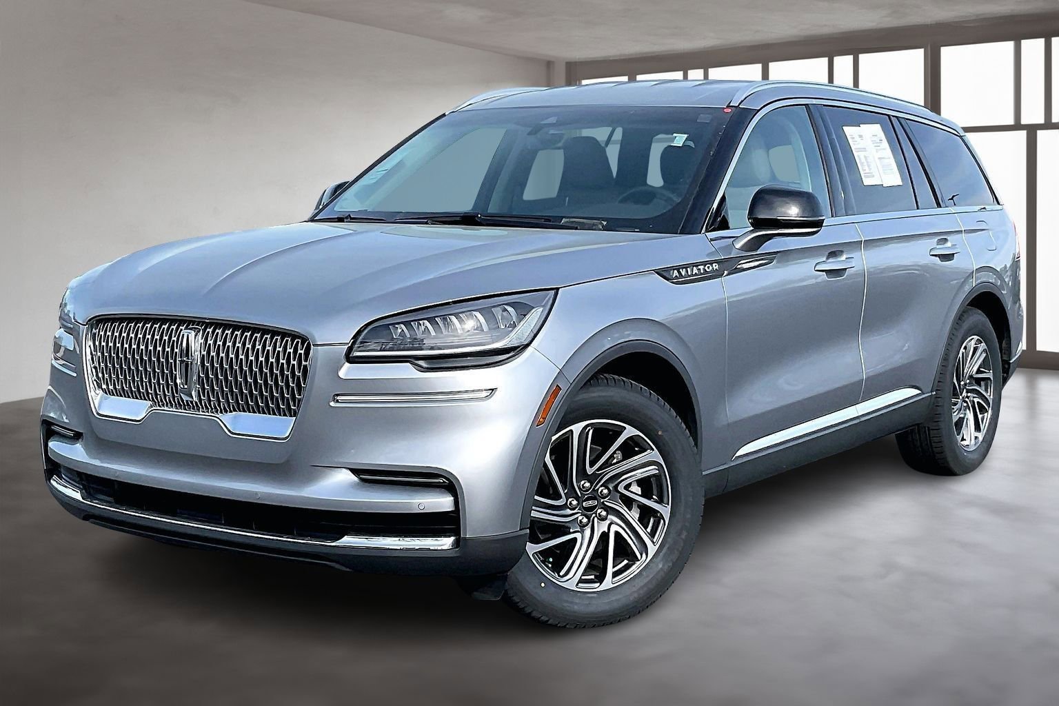 Used 2022 Lincoln Aviator 2WD image 3
