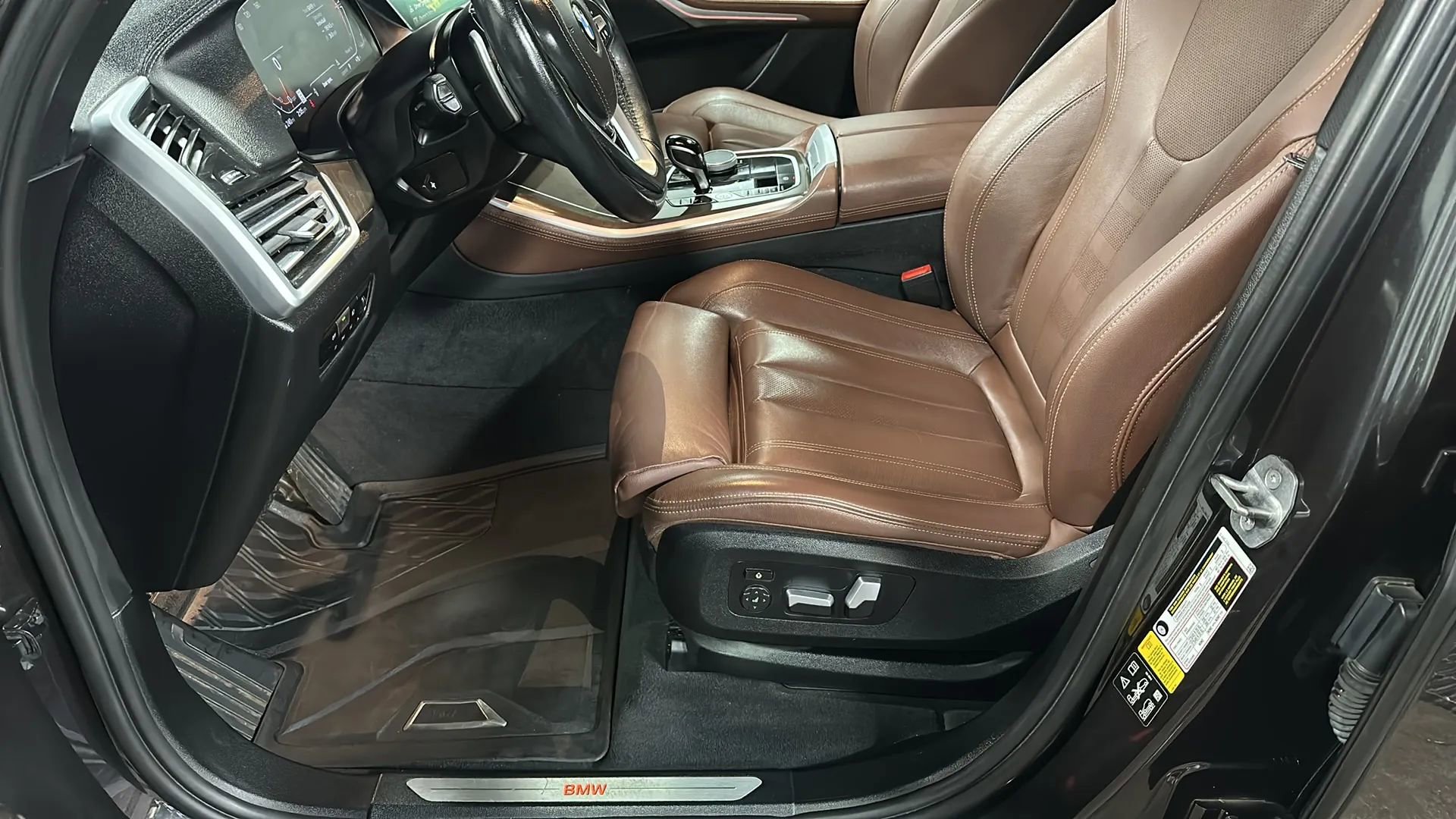 Used 2022 BMW X5 xDrive40i w/ Premium Package image 9