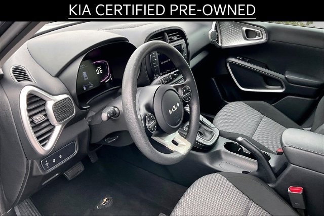 Certified 2023 Kia Soul LX w/ LX Technology Package FWD image 11