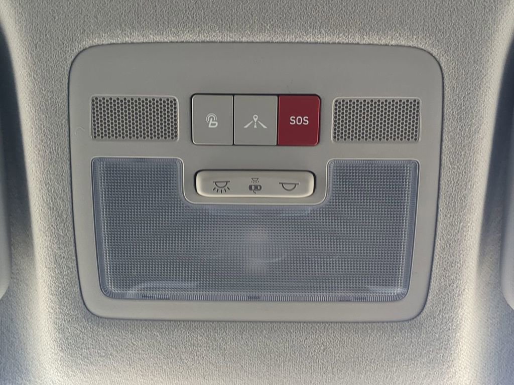 New 2025 Hyundai Venue Limited image 22