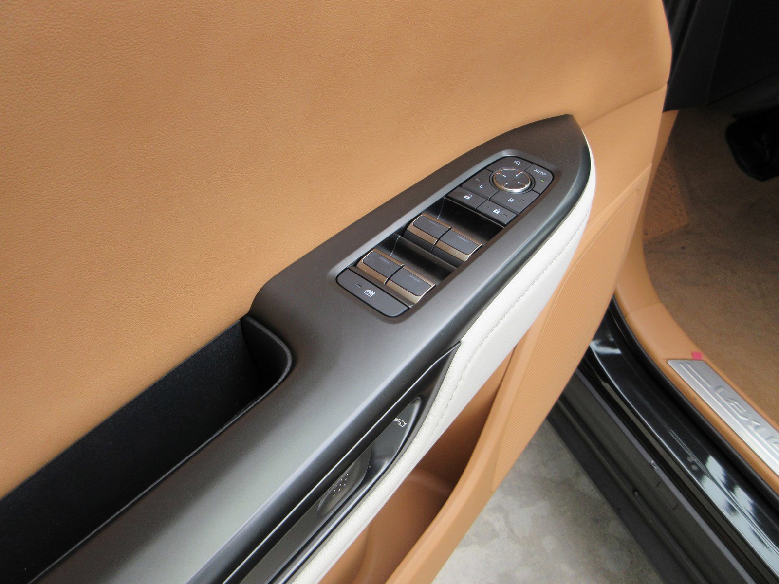 New 2026 Lexus RZ 450e AWD image 27