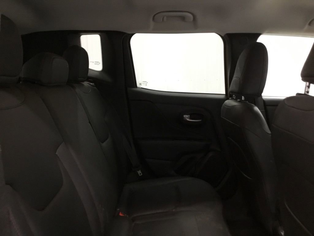 Used 2023 Jeep Renegade Trailhawk w/ Trailhawk Elite Group AWD/4WD image 17